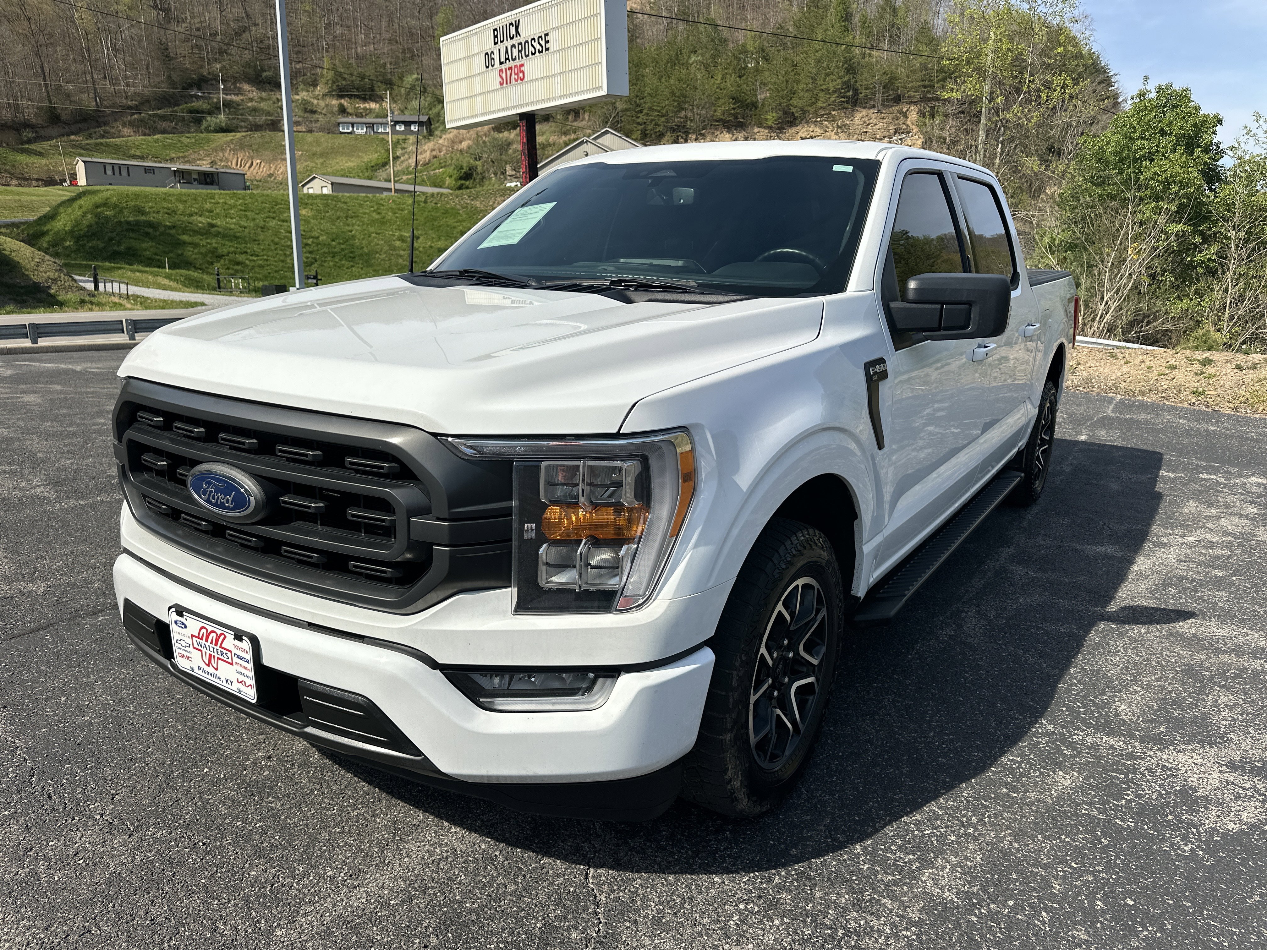 Used 2022 Ford F150 XLT w/ Equipment Group 302A High RWD image 5