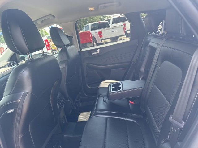 Certified 2022 Ford Escape SEL w/ Technology Package AWD/4WD image 13