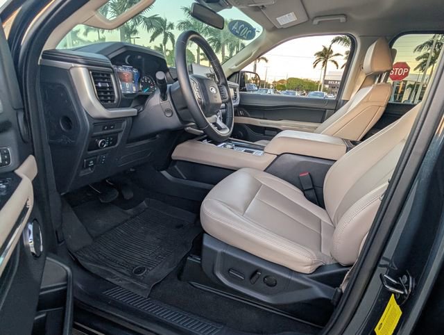 Used 2024 Ford Expedition XLT image 6