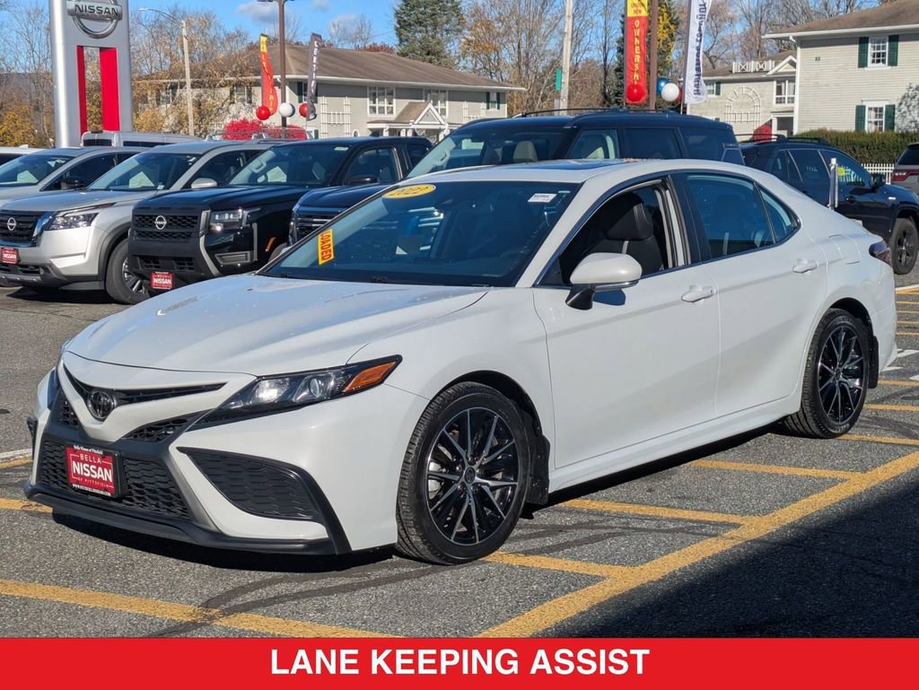 Used 2022 Toyota Camry SE image 8