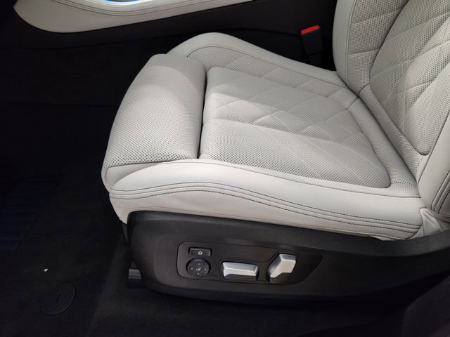 Used 2025 BMW X5 xDrive40i w/ Premium Package image 25