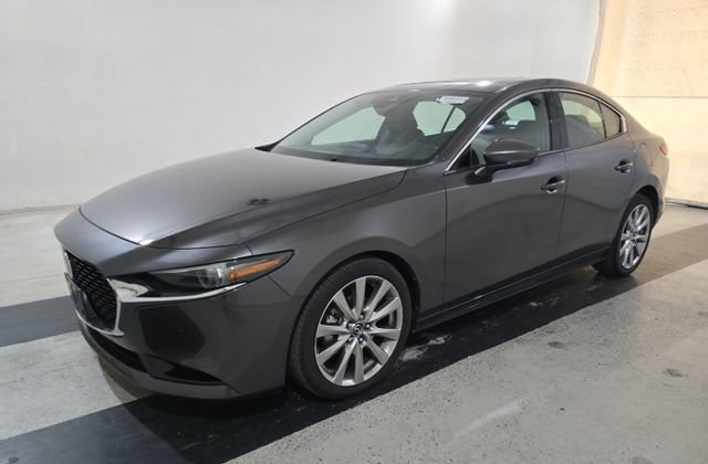 Used 2020 MAZDA MAZDA3 Sedan w/ Premium Package image 2