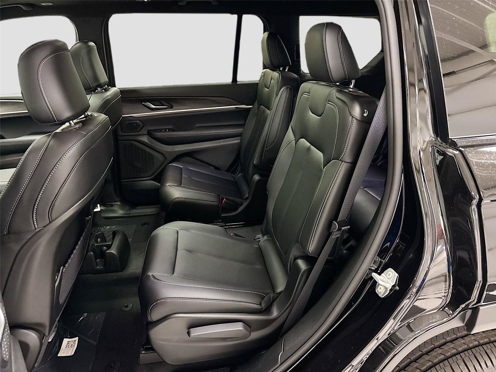 New 2026 Jeep Grand Cherokee L Limited AWD/4WD image 11