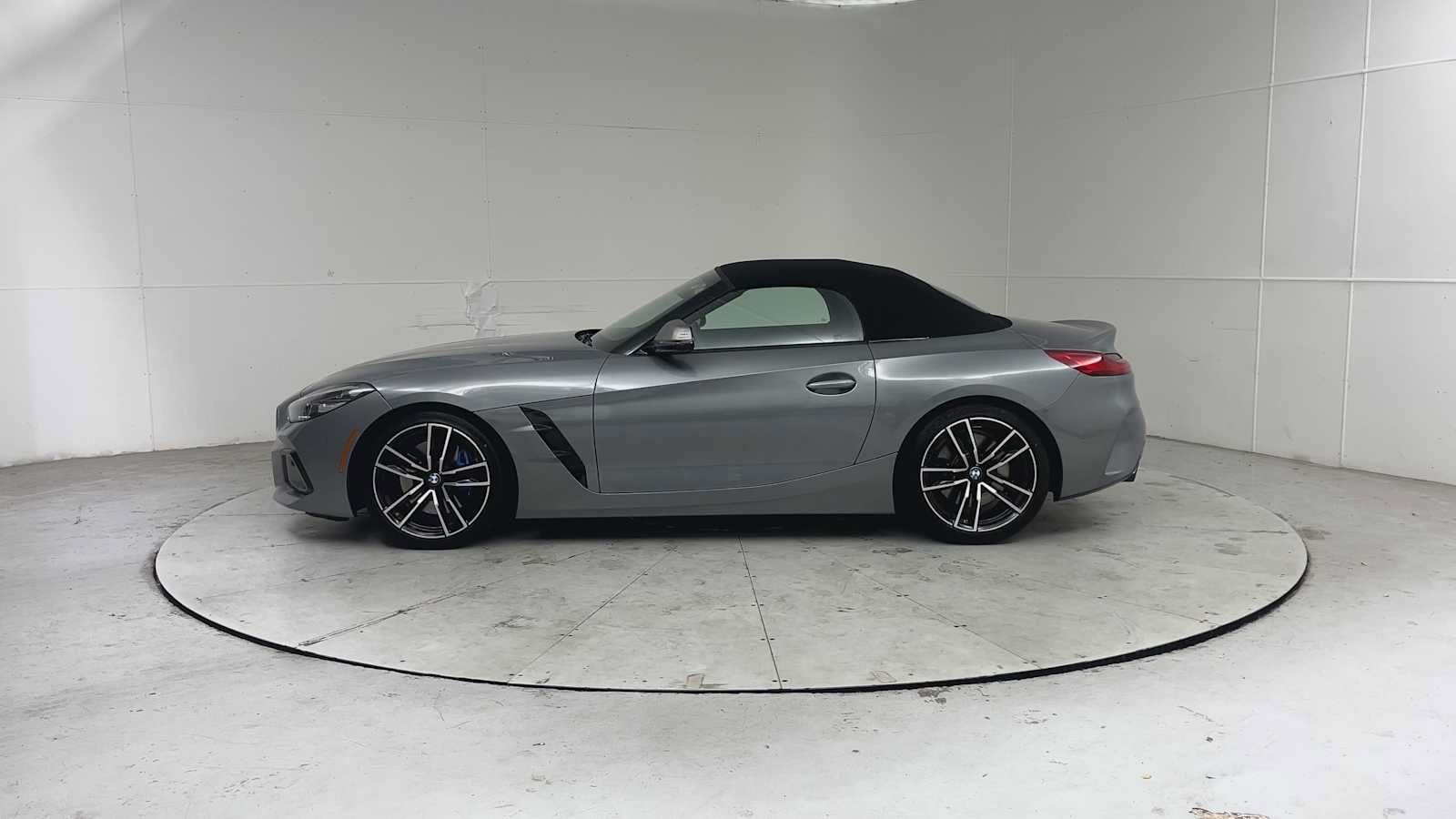 Used 2023 BMW Z4 M40i w/ Premium Package RWD image 5