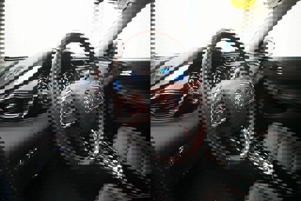 Used 2022 Buick Encore GX Essence image 8