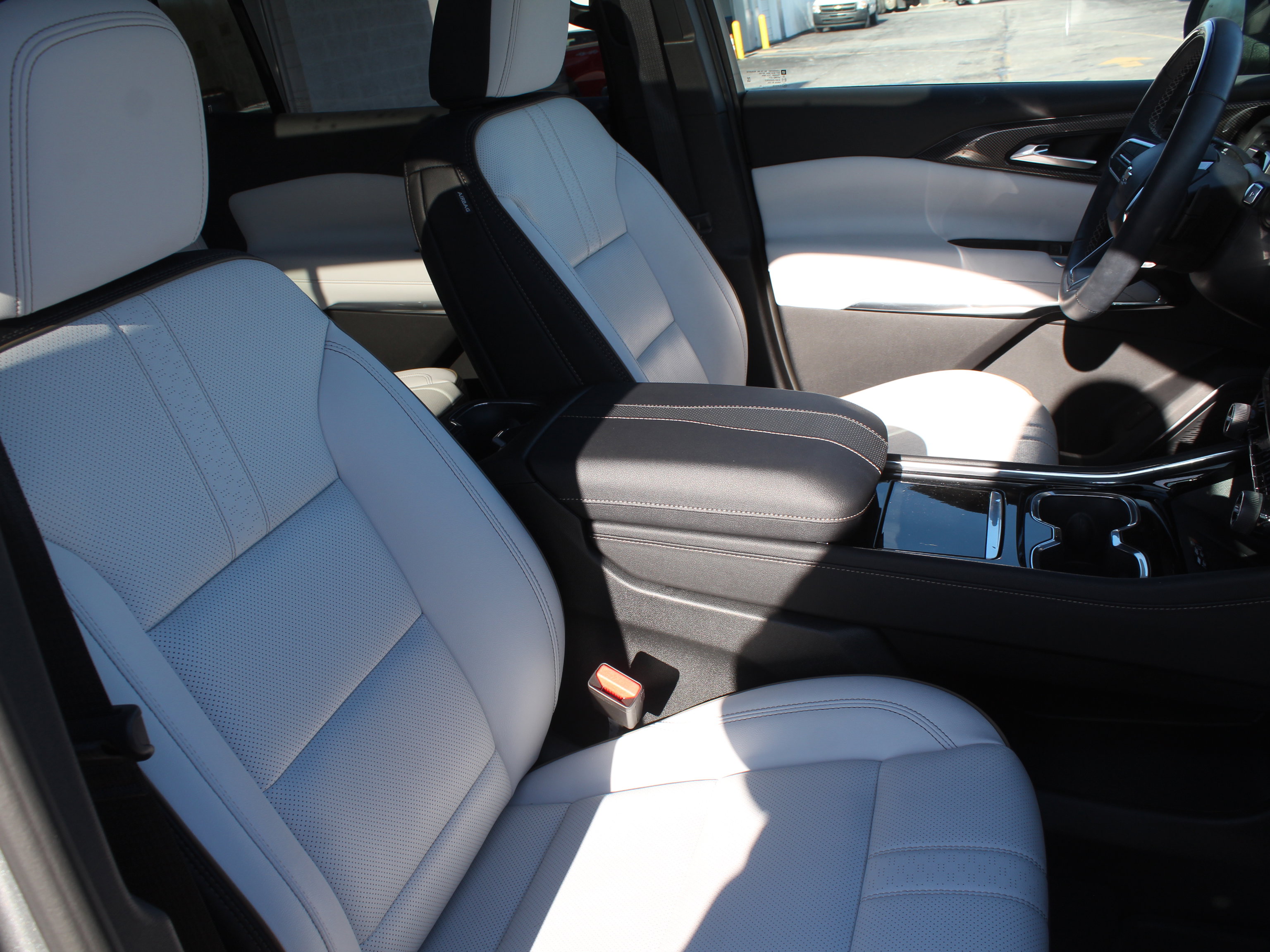 New 2026 Chevrolet Traverse High Country w/ LPO, Floor Liner Package image 16