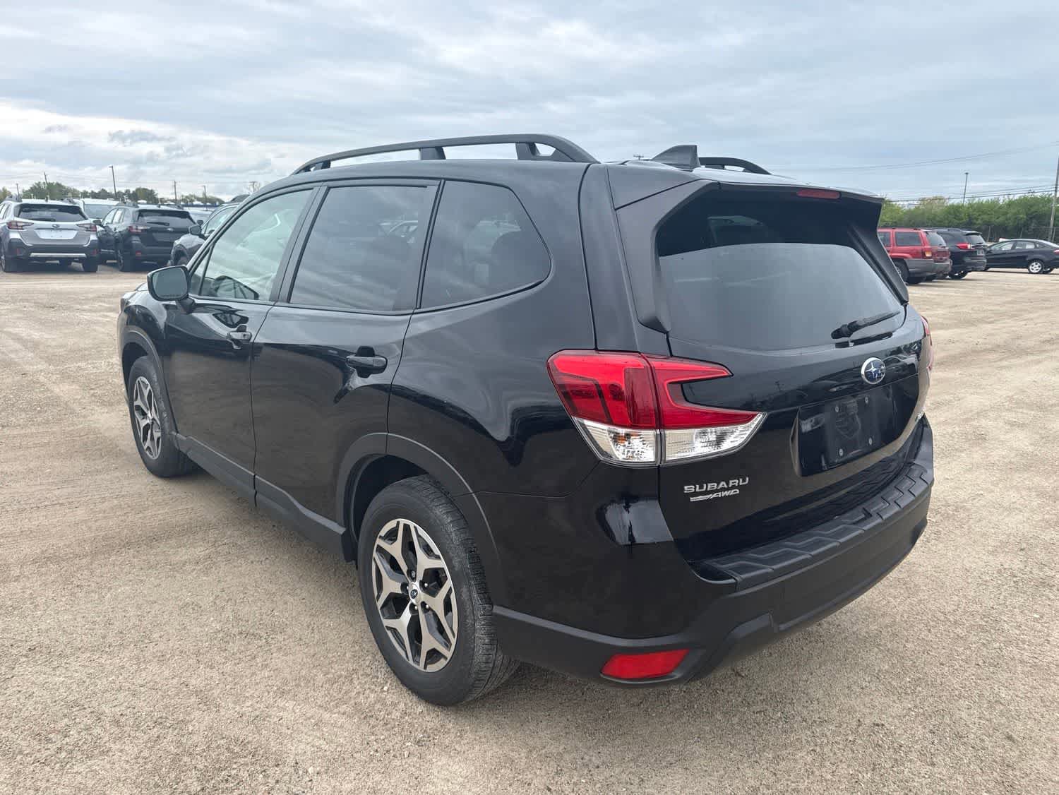 Used 2023 Subaru Forester Premium AWD/4WD image 2