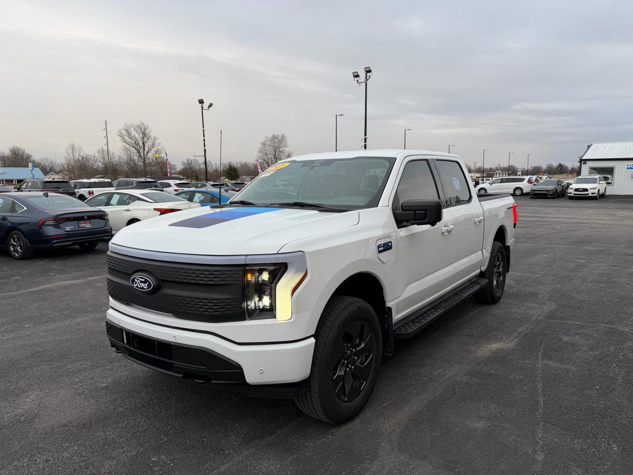 Used 2025 Ford F150 Lightning Flash image 9