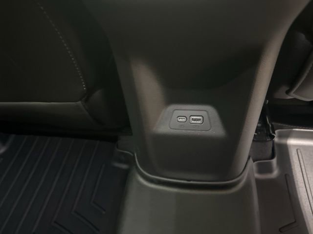 Used 2022 Buick Envision Essence w/ Safety Package image 44