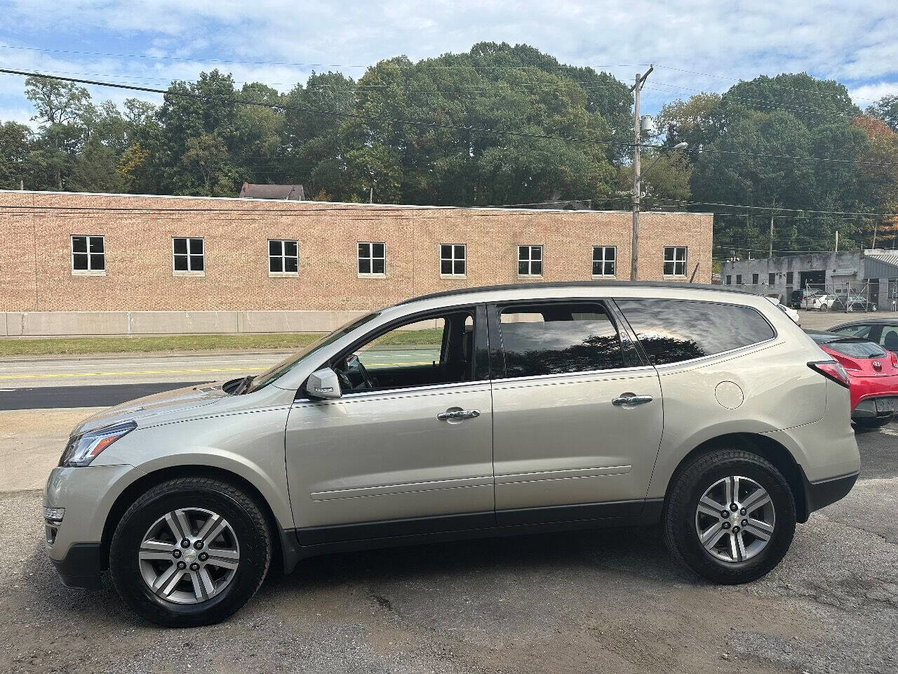 Used 2016 Chevrolet Traverse LT image 4