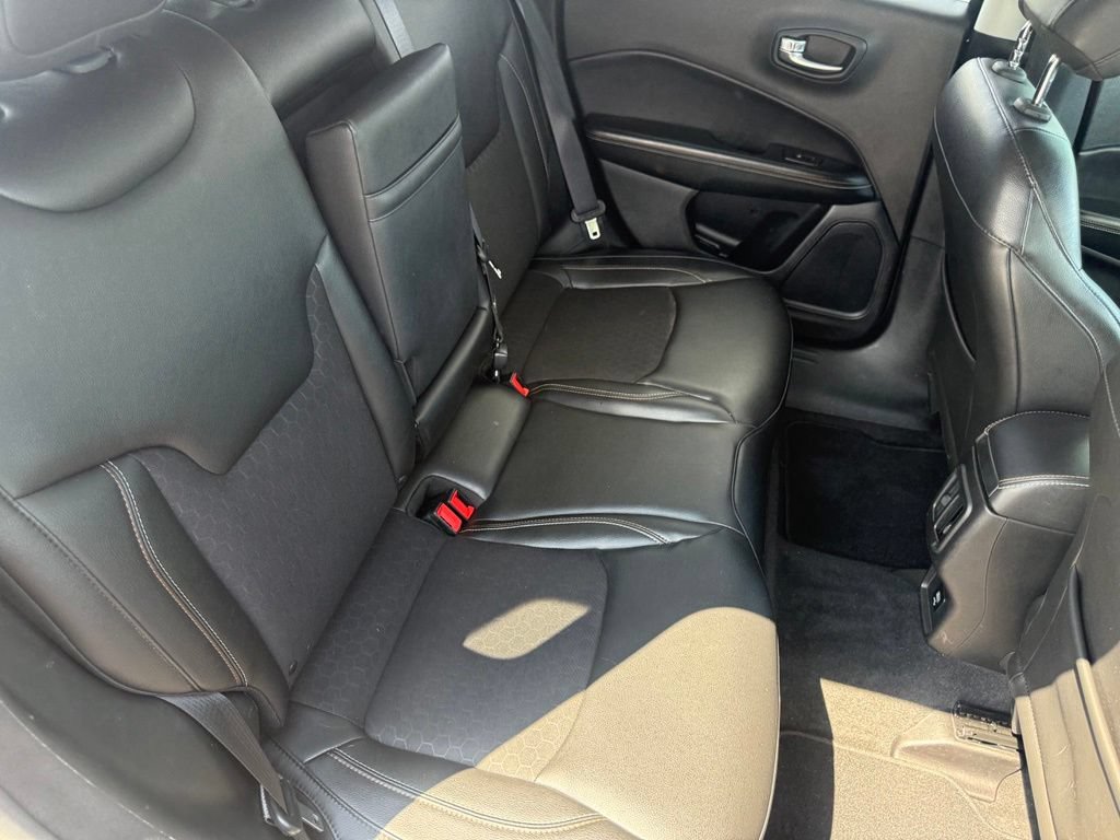 Used 2018 Jeep Compass Latitude AWD/4WD image 52