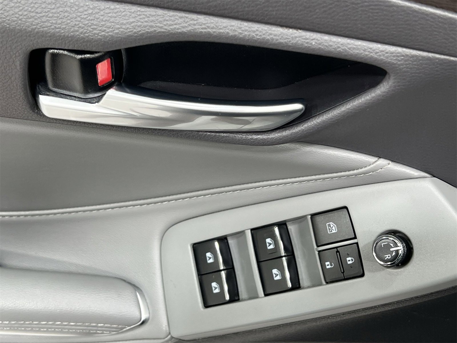 Used 2021 Toyota Avalon XLE image 13