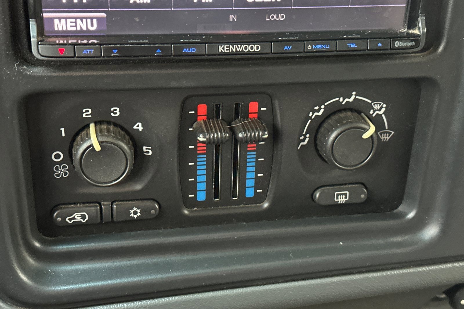 Used 2006 Chevrolet Silverado 2500 LT w/ Heavy-Duty Power Package image 19