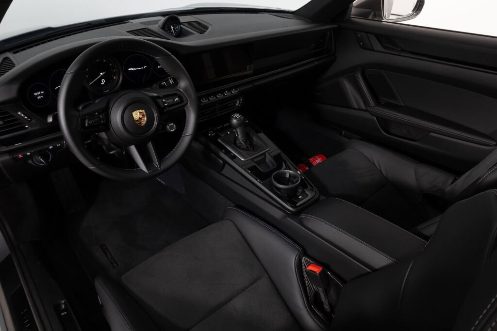 Used 2024 Porsche 911 Carrera T image 39
