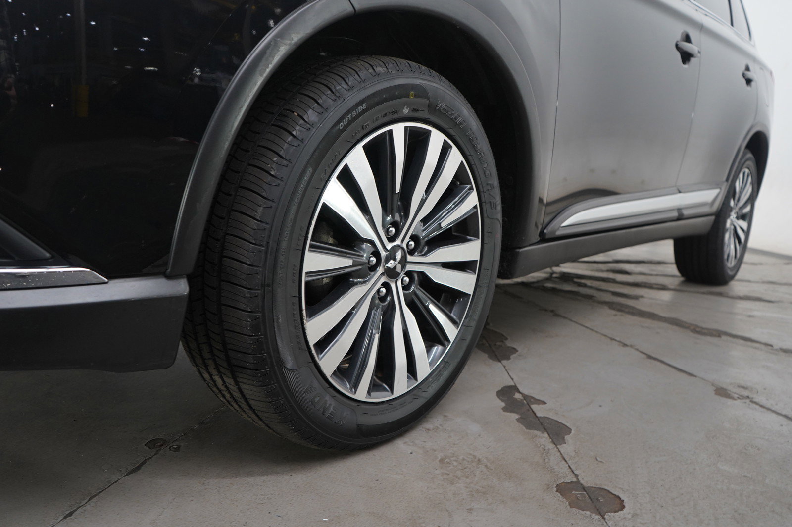 Used 2020 Mitsubishi Outlander SEL image 25