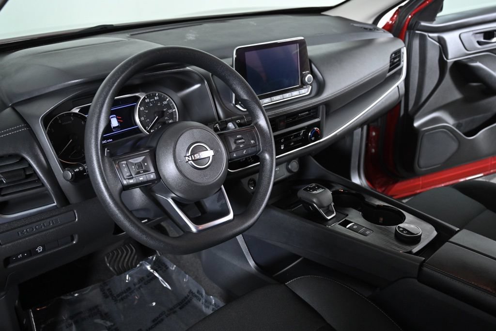 Used 2024 Nissan Rogue S AWD/4WD image 11