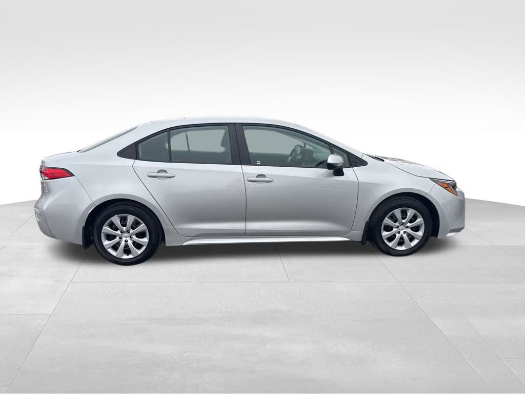 Used 2026 Toyota Corolla LE image 7