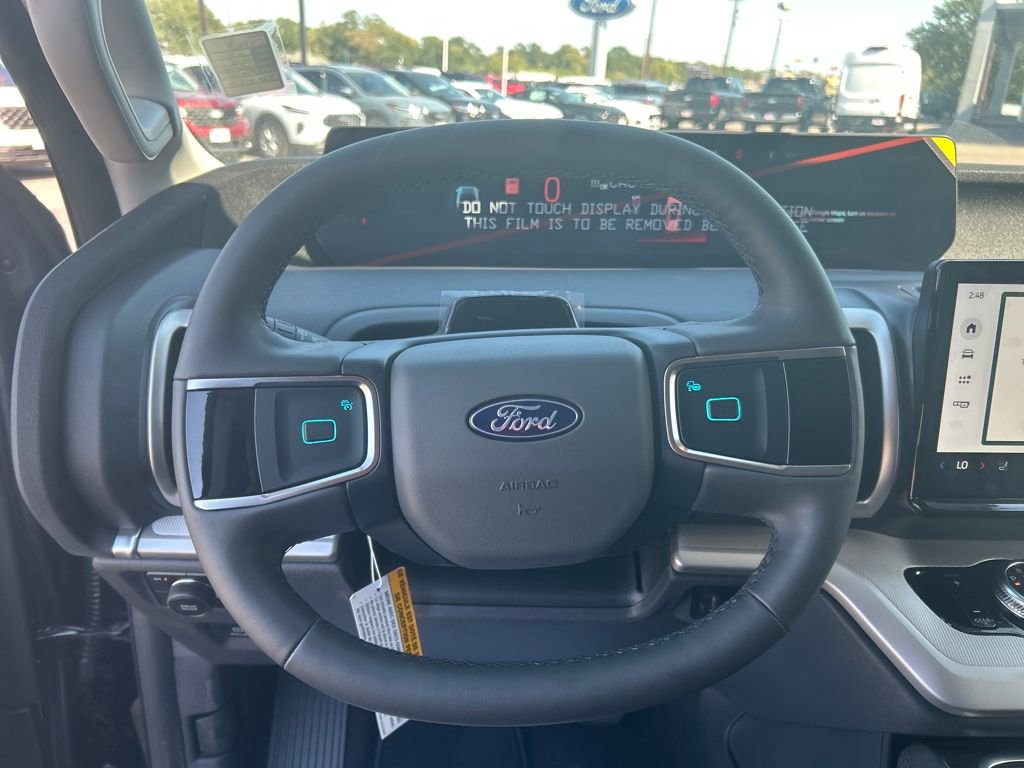 New 2025 Ford Expedition Active image 13