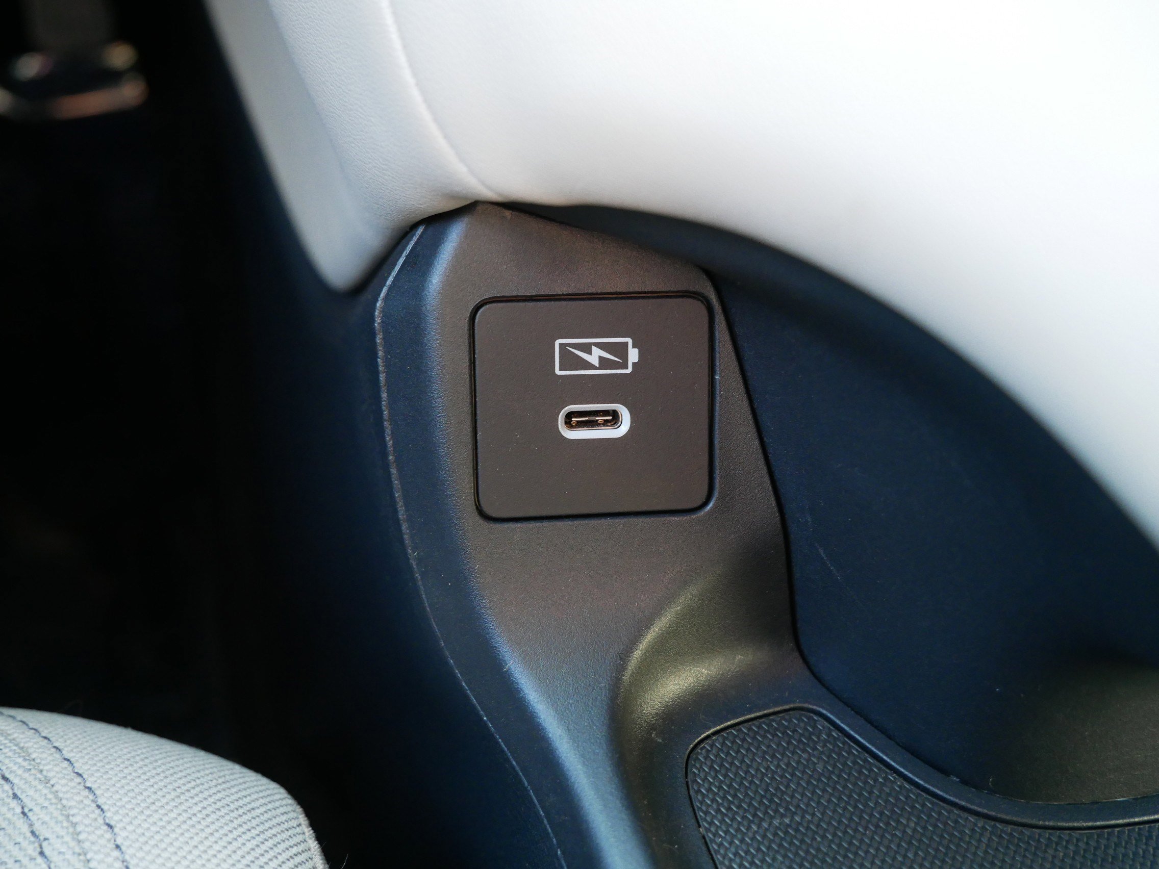 Certified 2024 Honda HR-V LX image 33