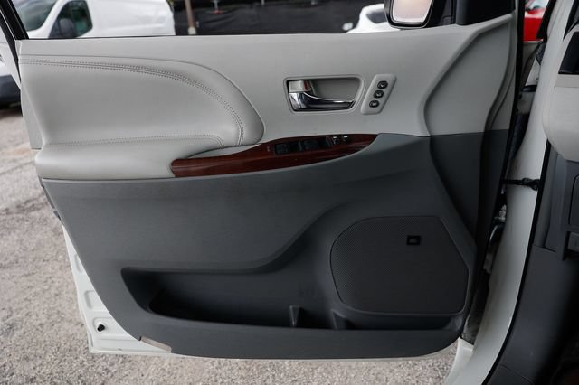 Used 2014 Toyota Sienna Limited w/ Limited Premium Package AWD/4WD image 52
