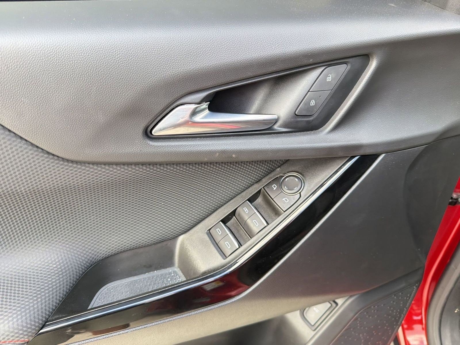 Used 2025 Chevrolet Equinox RS w/ Safety and Technology Package image 14