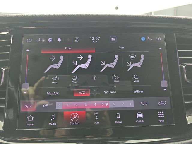 Used 2023 Dodge Durango GT image 31