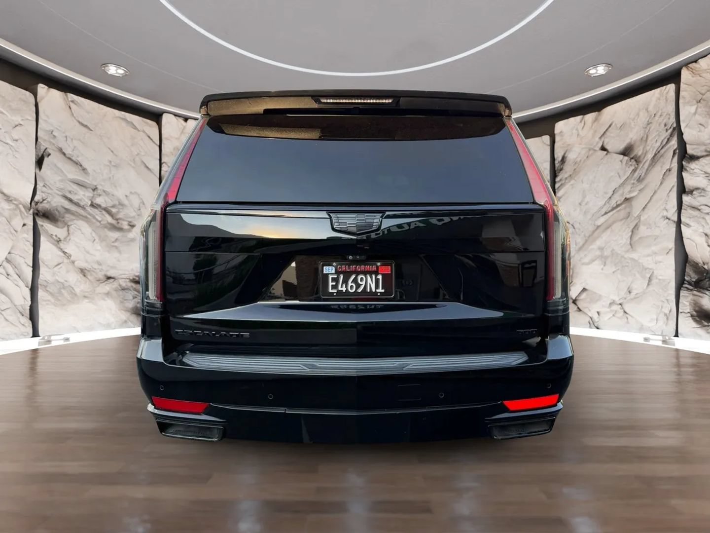 Used 2023 Cadillac Escalade Premium Luxury RWD image 8