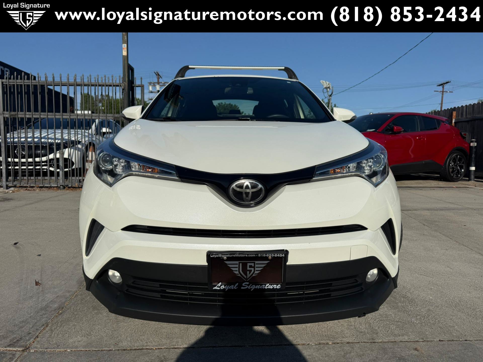 Used 2018 Toyota C-HR XLE FWD image 2