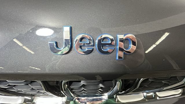 Used 2023 Jeep Grand Cherokee 4WD 4xe image 9