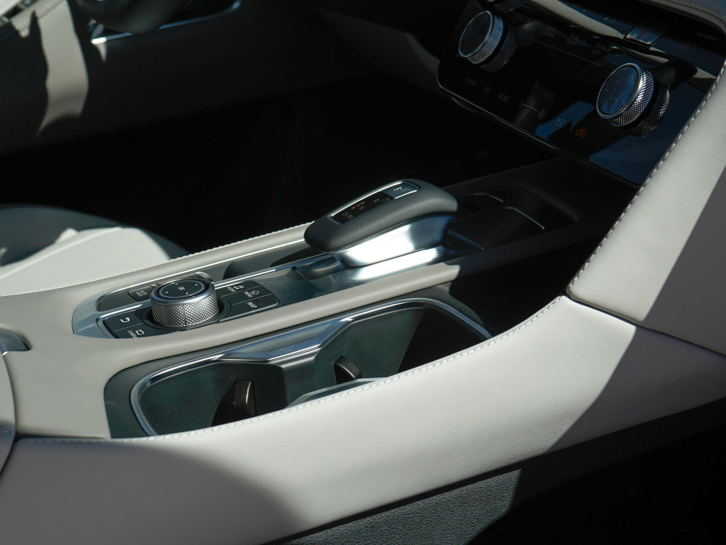 New 2026 INFINITI QX60 Luxe w/ Family Package image 15