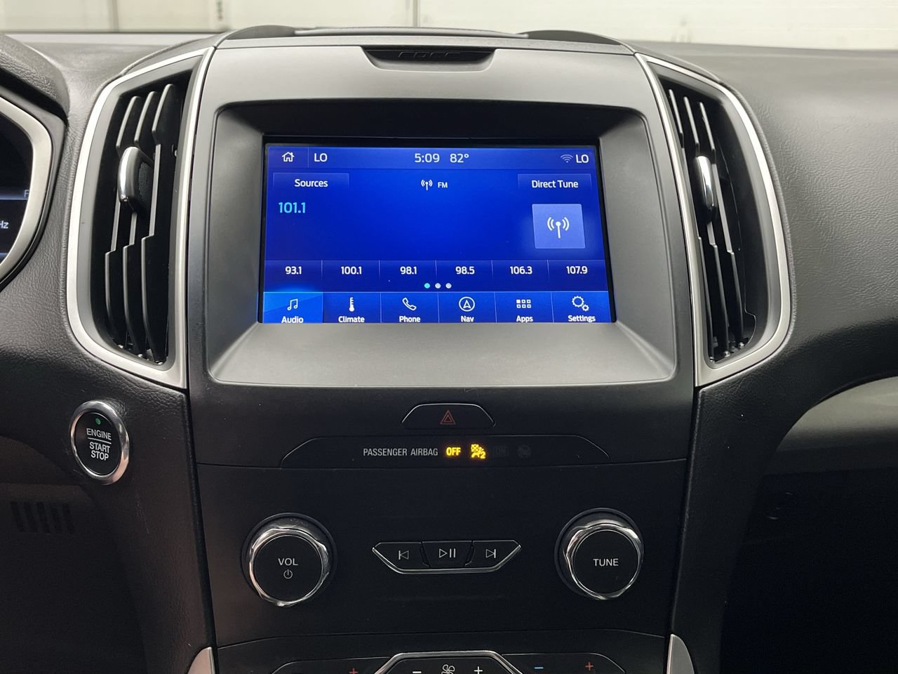 Used 2020 Ford Edge SEL w/ Convenience Package AWD/4WD image 18