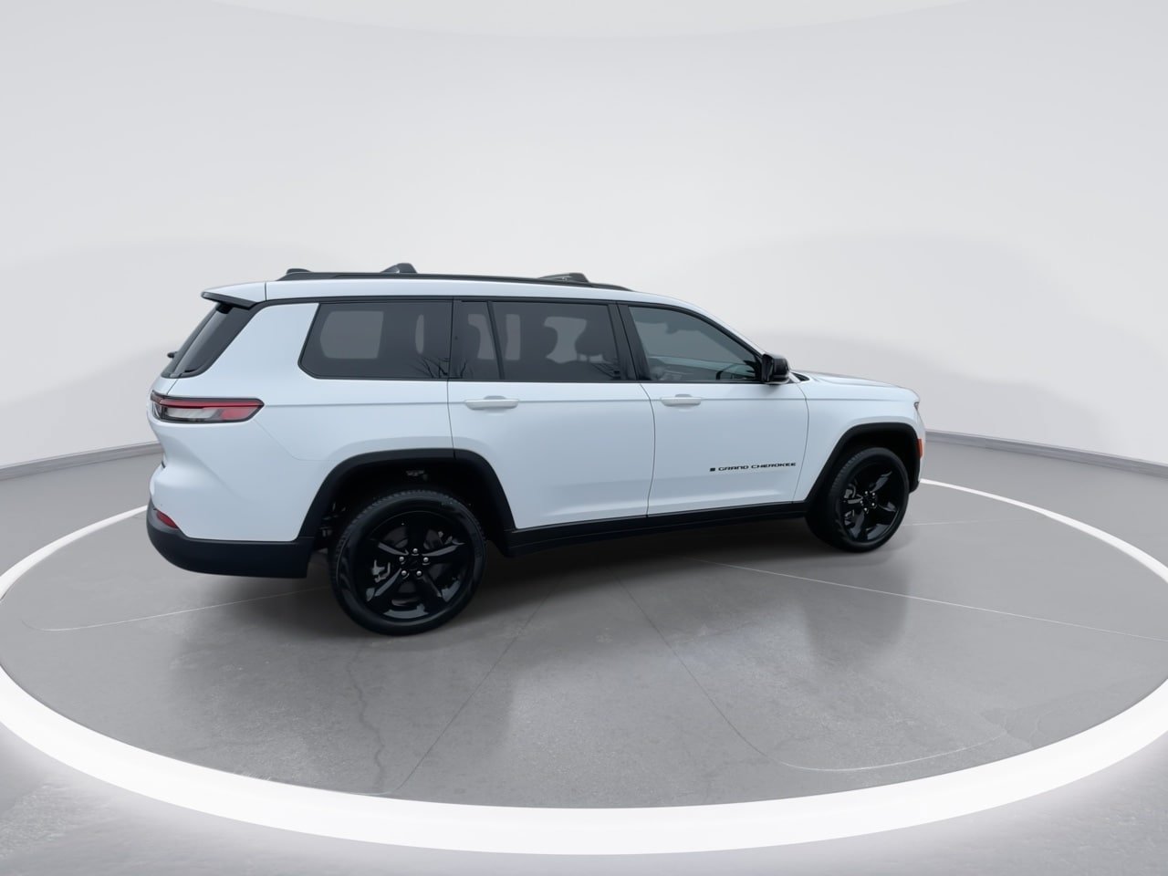 Used 2025 Jeep Grand Cherokee L Limited w/ Black Appearance Package AWD/4WD image 21