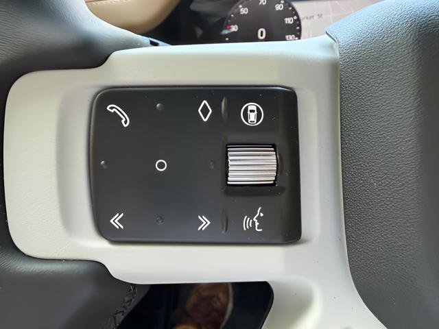 New 2026 Land Rover Defender 110 X-Dynamic SE AWD/4WD image 18