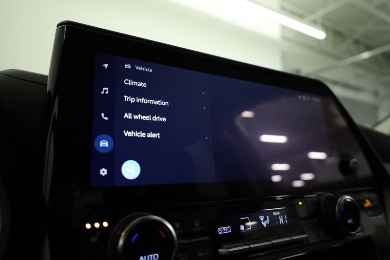 Used 2023 Toyota Highlander XLE image 17