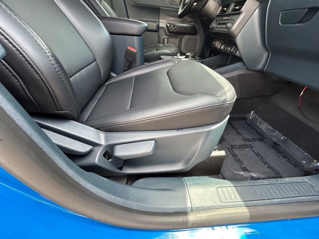 Used 2025 Ford Maverick Lariat w/ Black Appearance Package AWD/4WD image 24