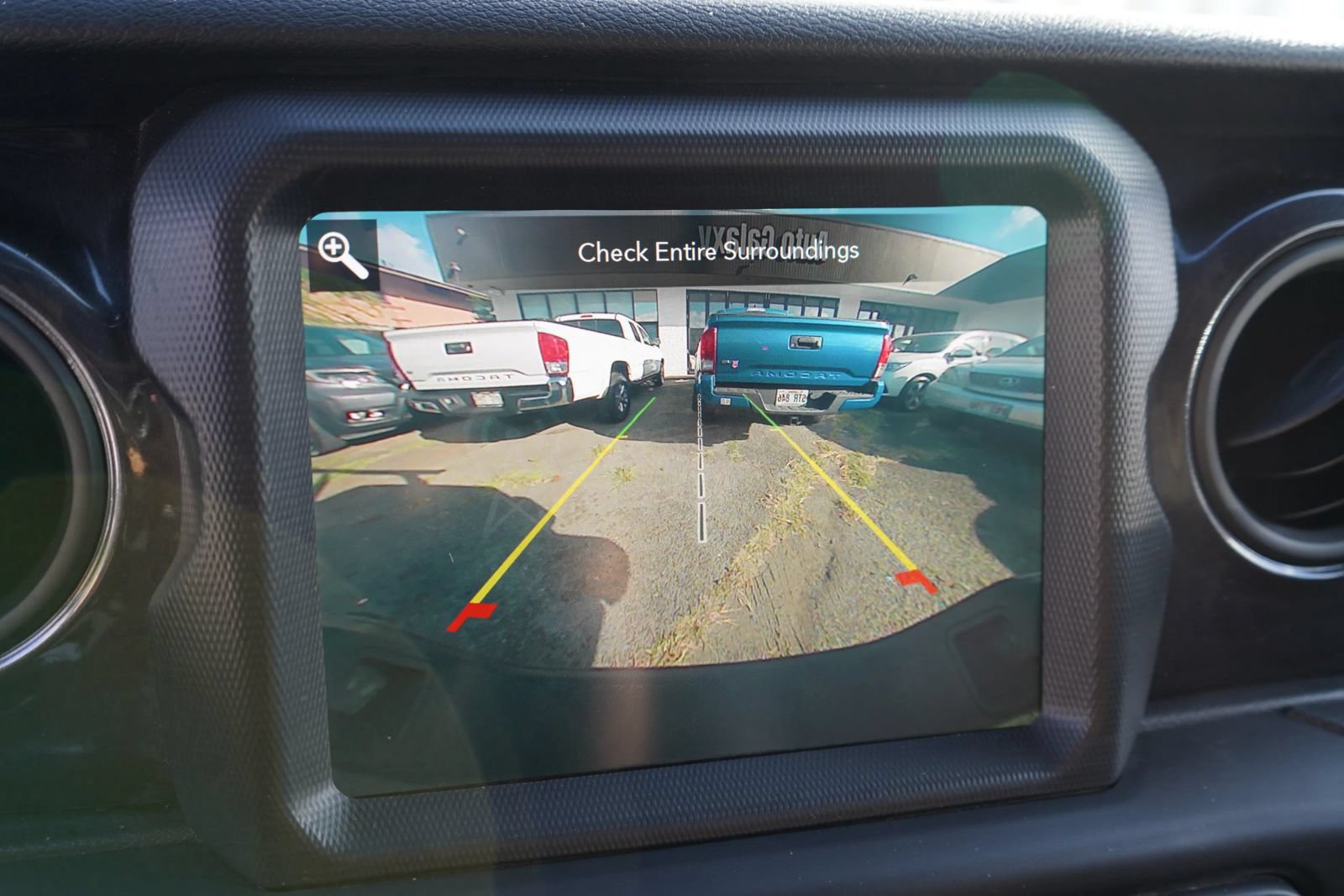 Used 2021 Jeep Gladiator Sport AWD/4WD image 26