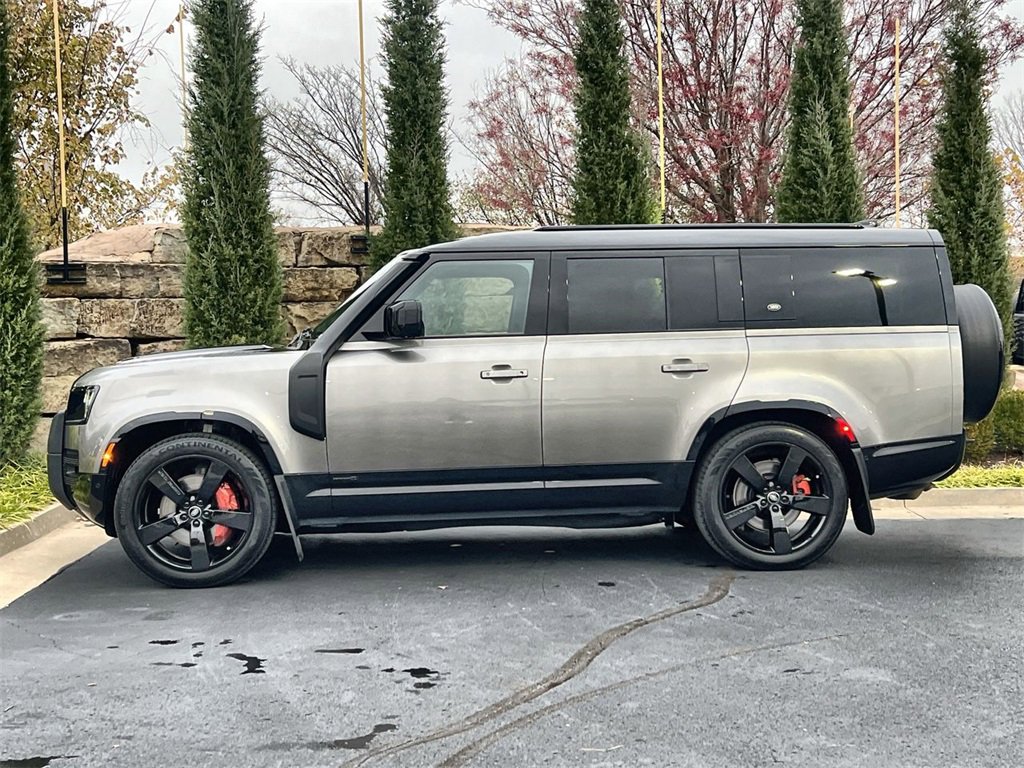 Used 2024 Land Rover Defender 130 X image 2