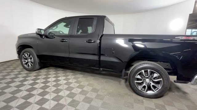 Used 2022 Chevrolet Silverado 1500 LT AWD/4WD image 10