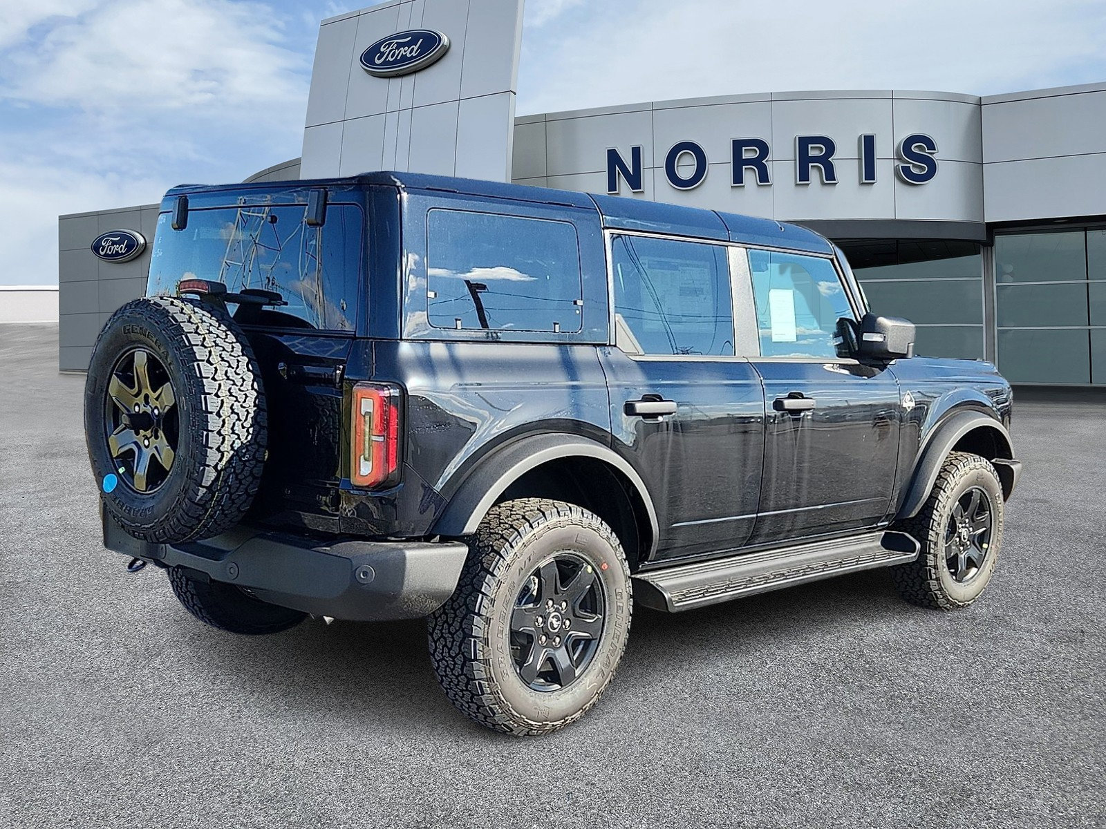 New 2025 Ford Bronco Outer Banks image 4