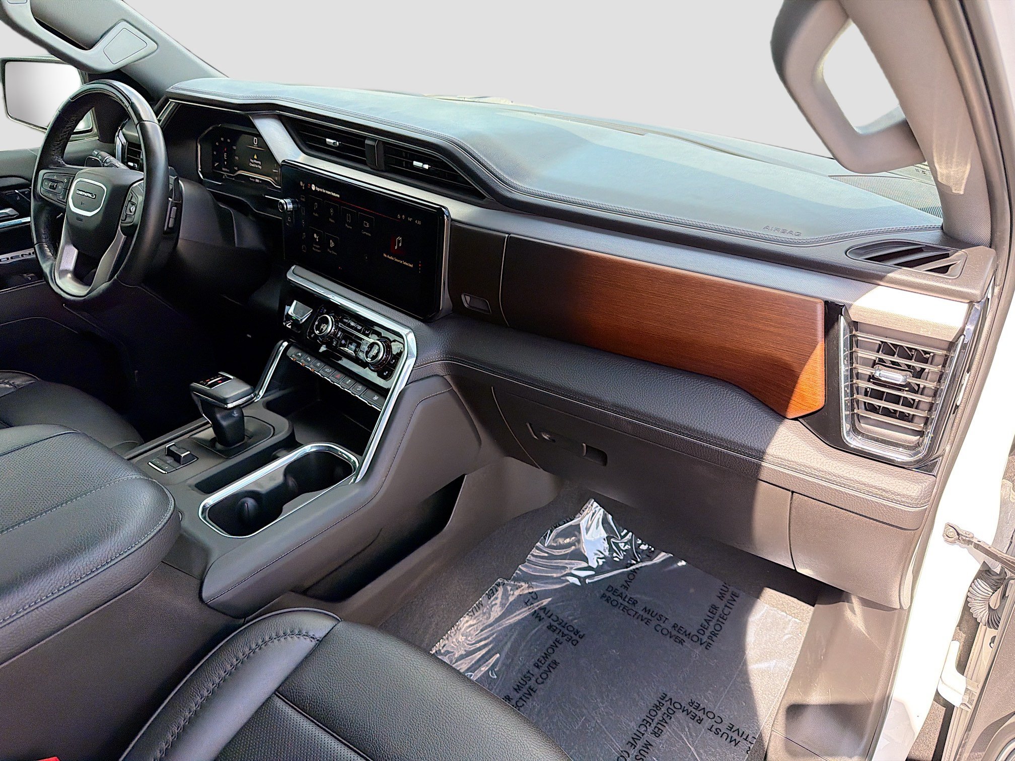 Used 2024 GMC Sierra 1500 Denali AWD/4WD image 12