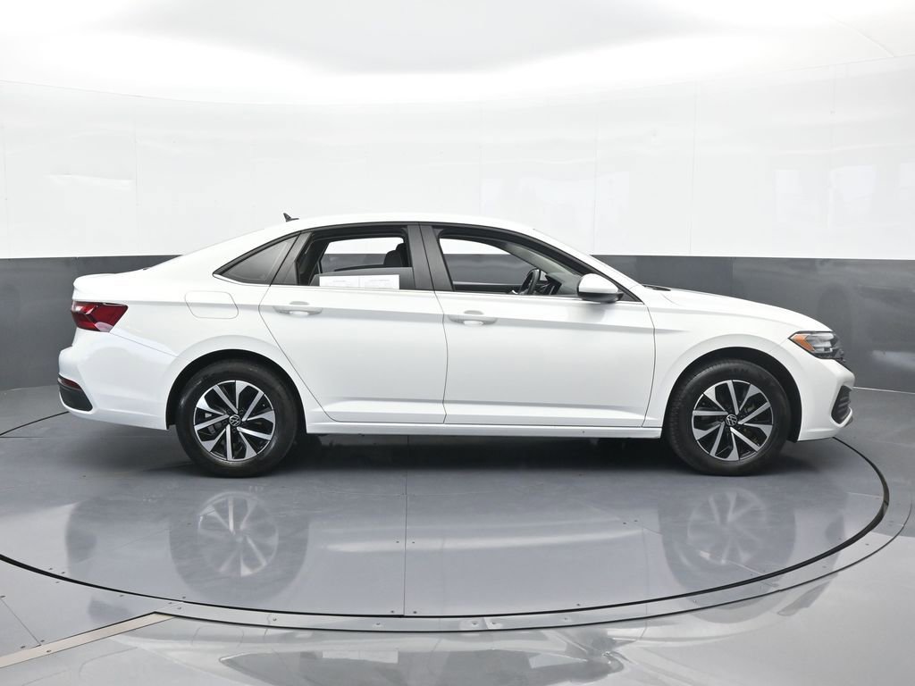 Used 2023 Volkswagen Jetta S image 7