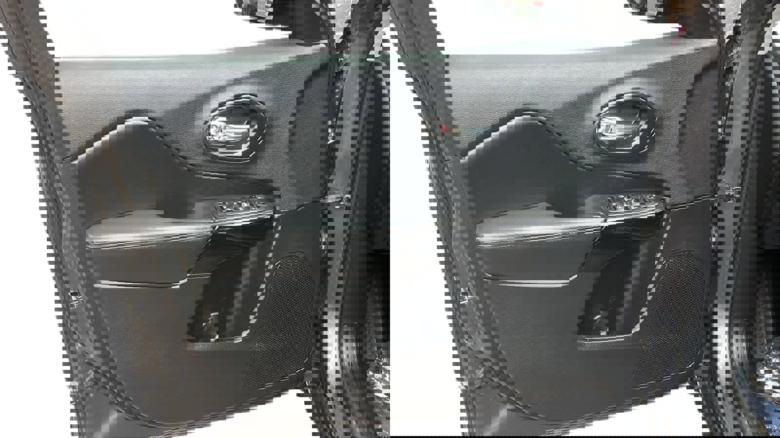 Used 2019 Jeep Cherokee Latitude Plus image 9