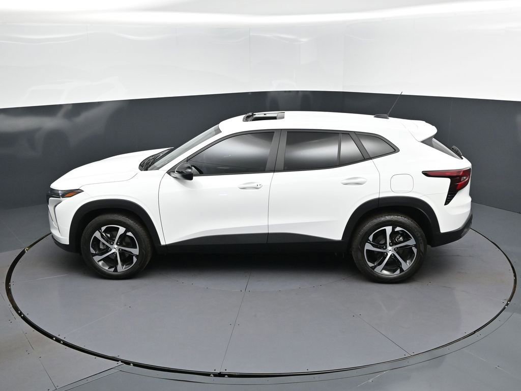 Used 2025 Chevrolet Trax RS w/ Sunroof Package image 31