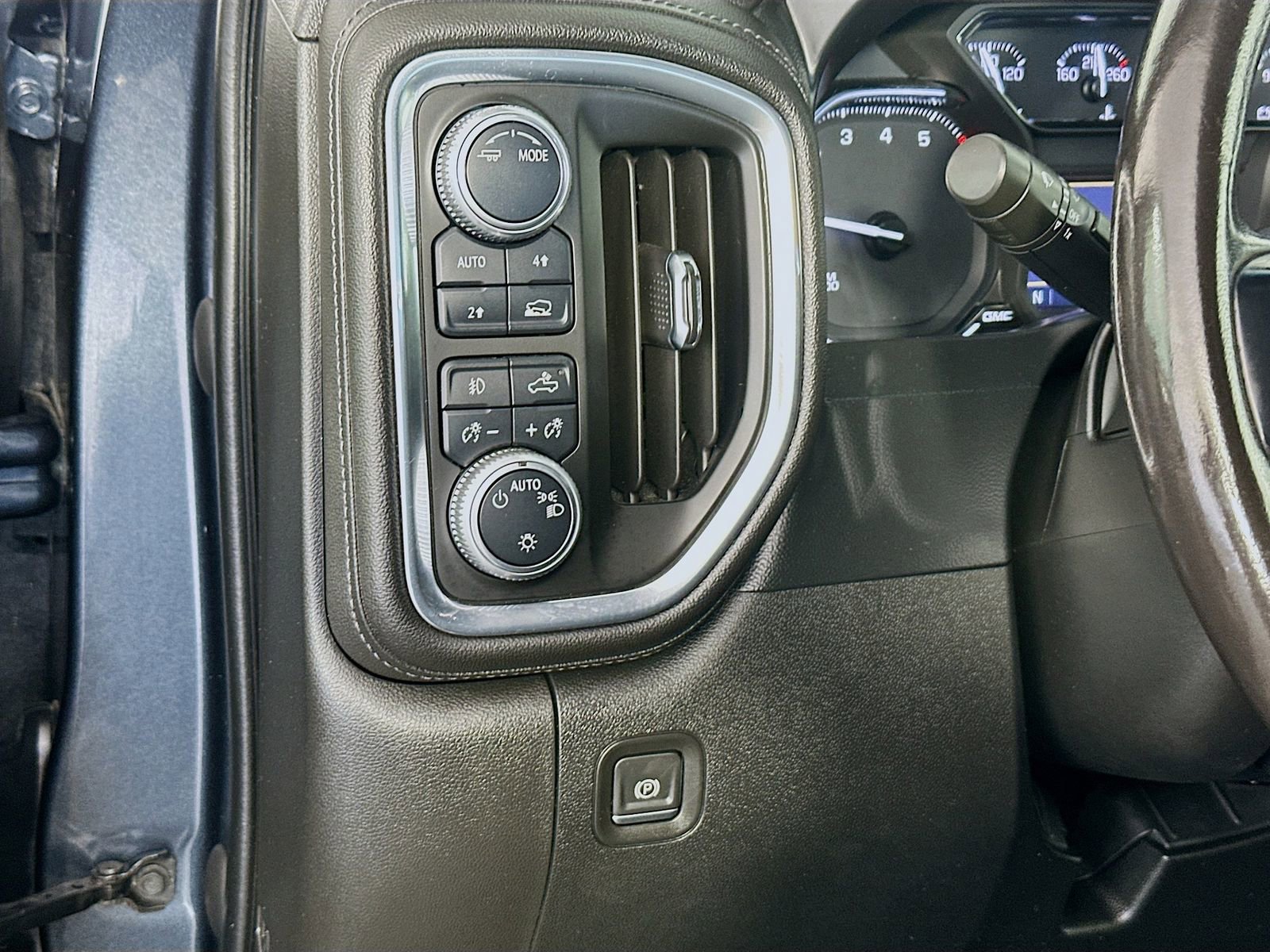 Used 2020 GMC Sierra 1500 Elevation w/ Elevation Value Package AWD/4WD image 10