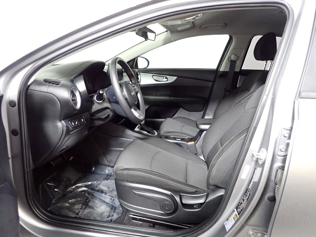 Used 2023 Kia Forte LXS w/ LXS Technology Package FWD image 20