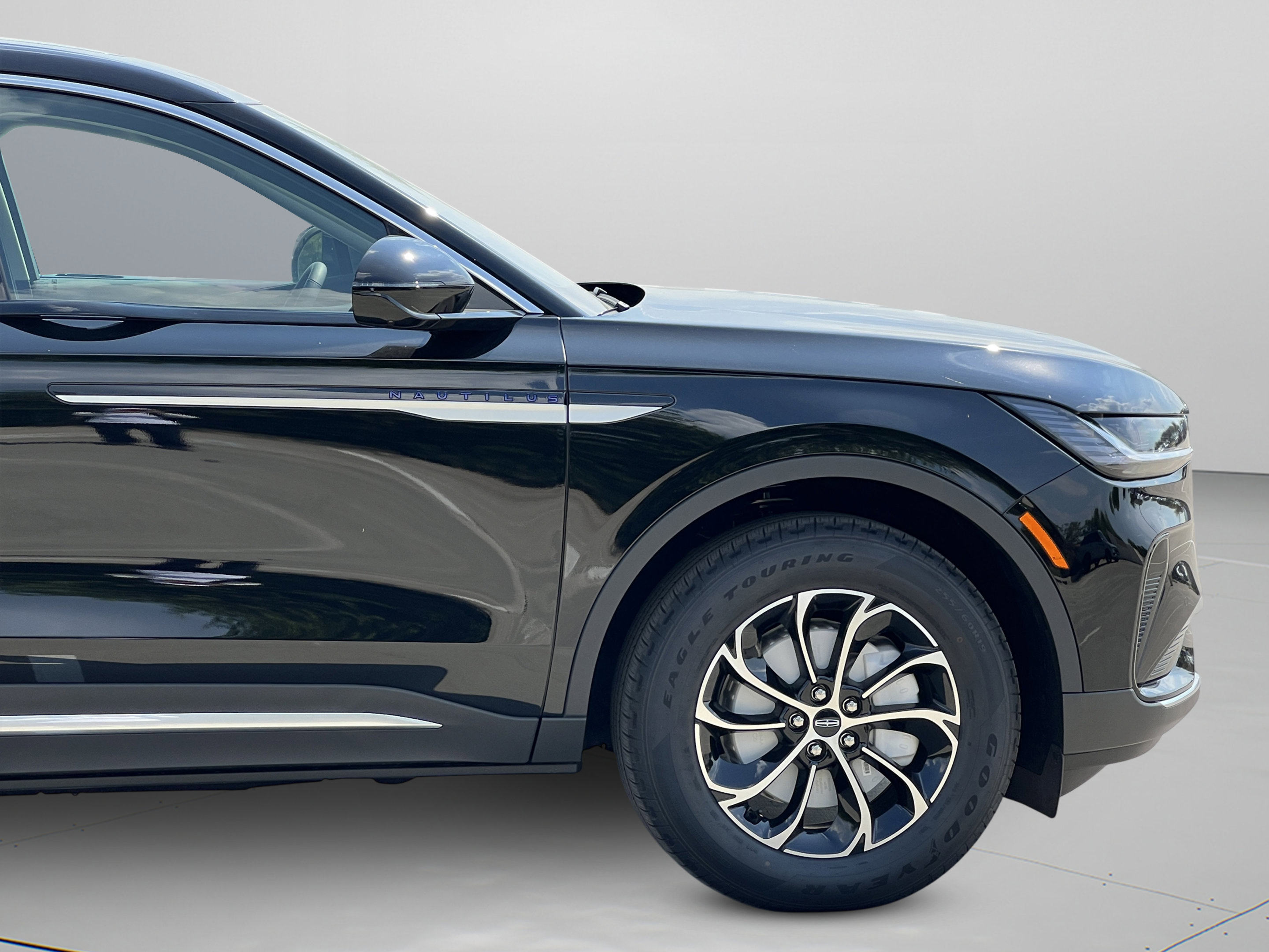 New 2025 Lincoln Nautilus Premier w/ Equipment Group 102A AWD/4WD image 33