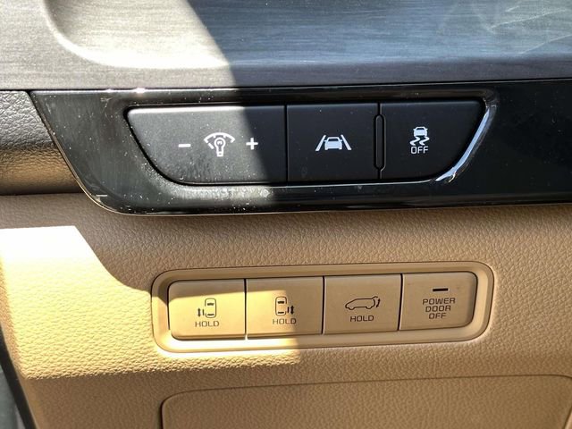Used 2024 Kia Carnival EX FWD image 23