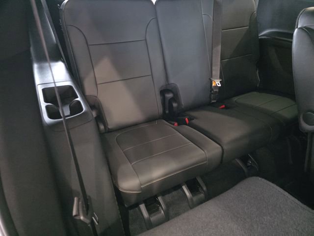 Used 2023 Chevrolet Traverse LT image 12