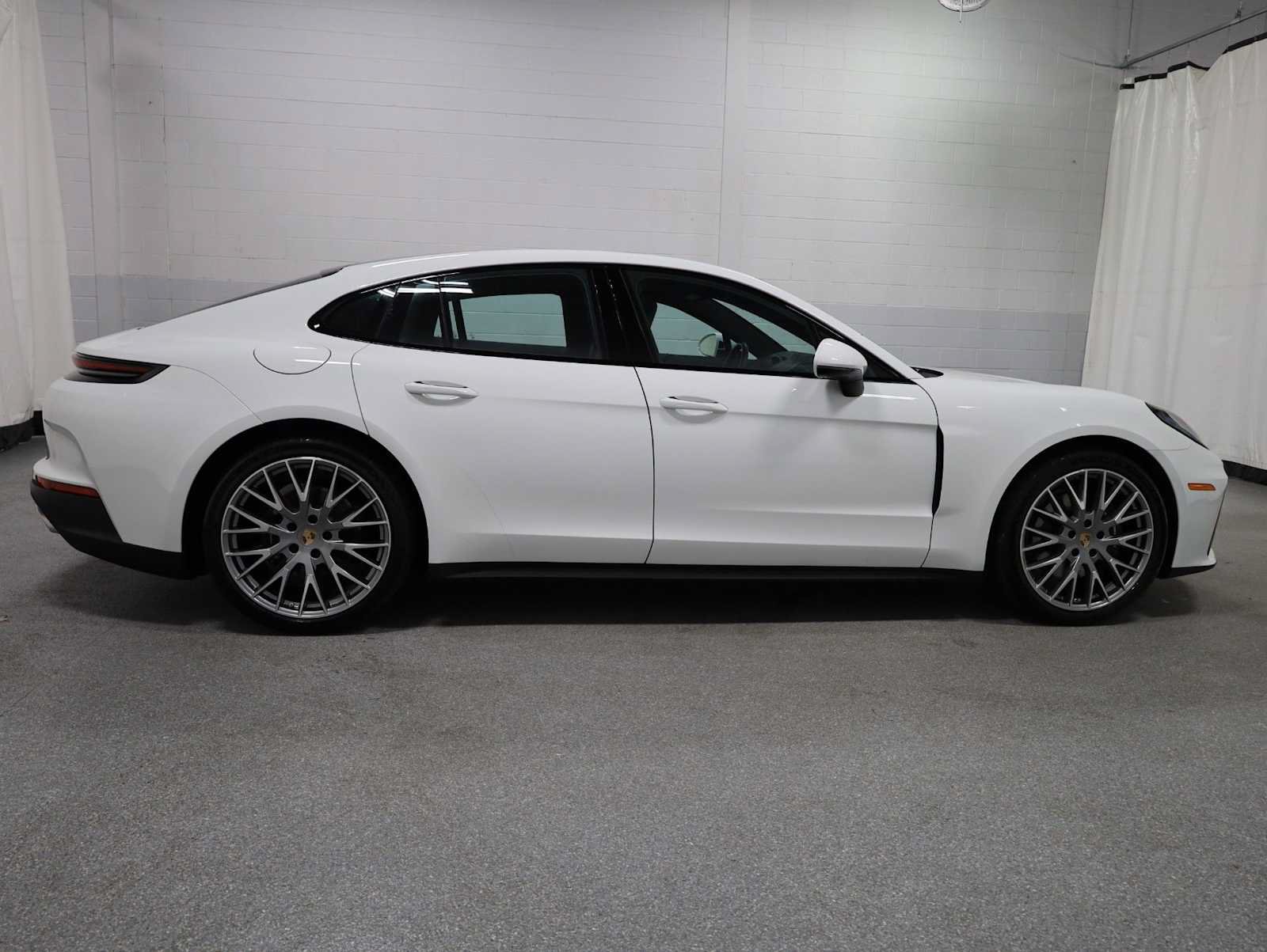 Certified 2024 Porsche Panamera 4 AWD/4WD image 10