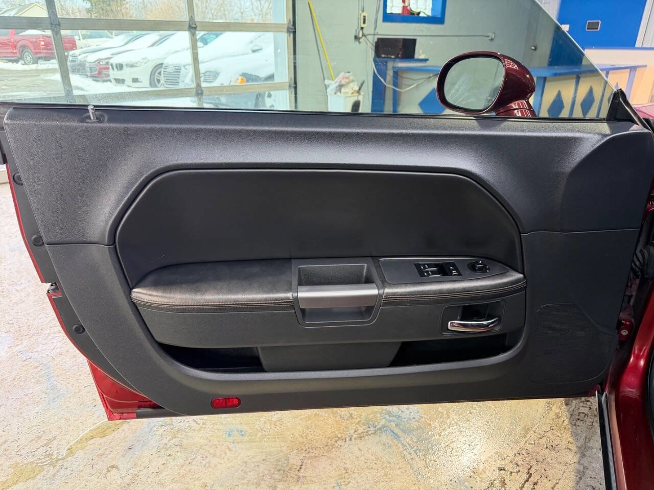 Used 2014 Dodge Challenger SXT image 19